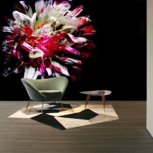 Siyah Üzeri Kırmızı Beyaz Çiçekli