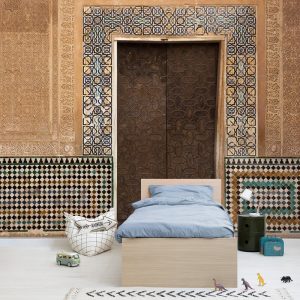 Duvarda Tarihi Kapı Görselli Duvar Kağıdı